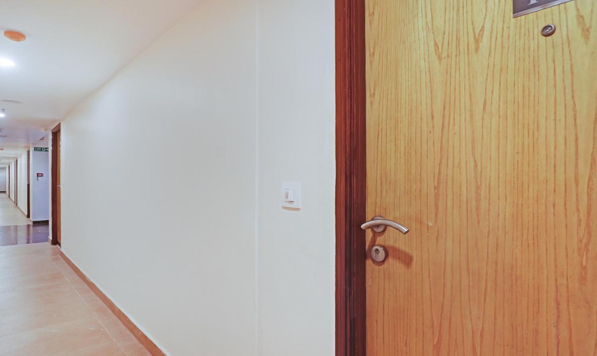 Treebo Premium Seven Lake View Haidarábád Kültér fotó