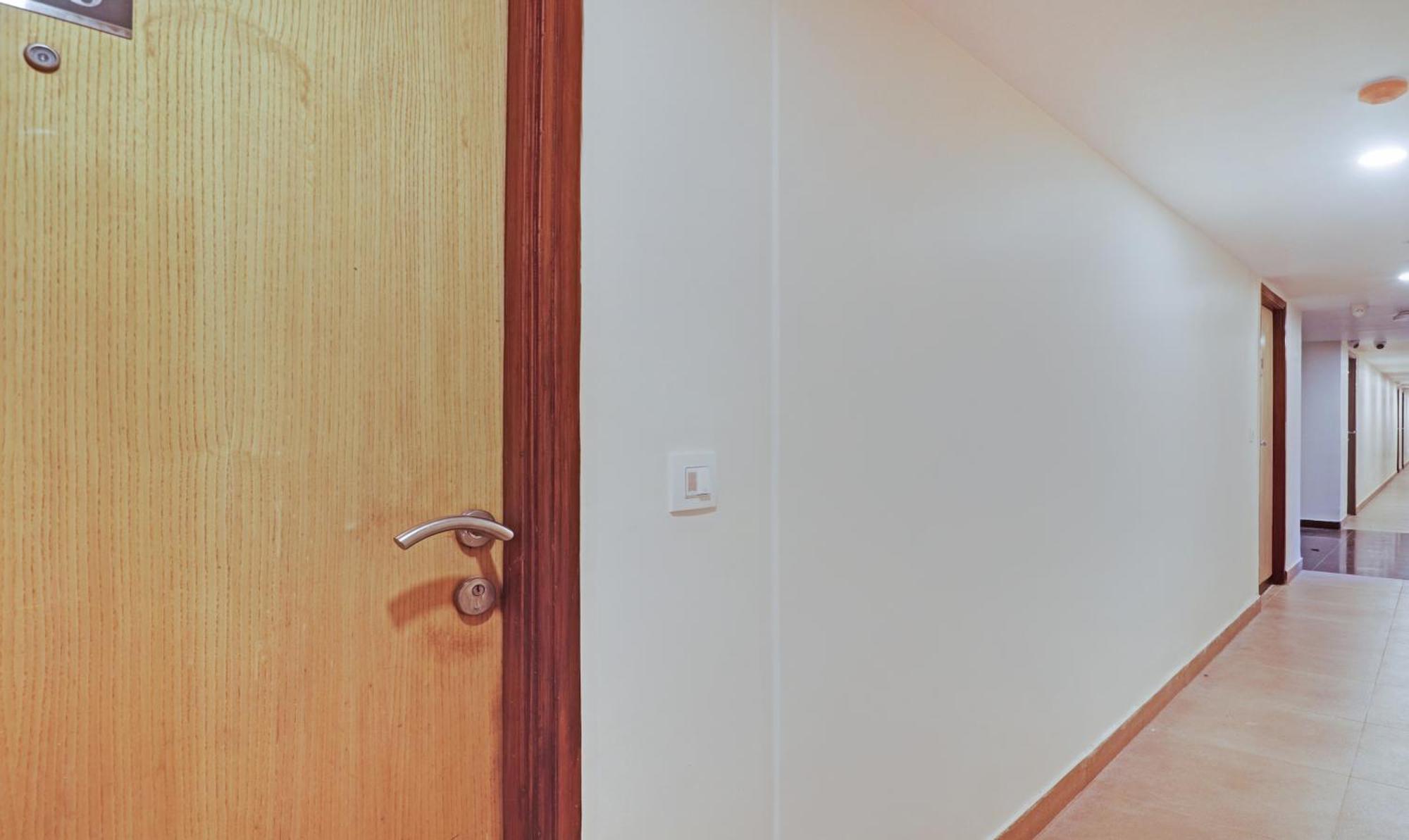 Treebo Premium Seven Lake View Haidarábád Kültér fotó