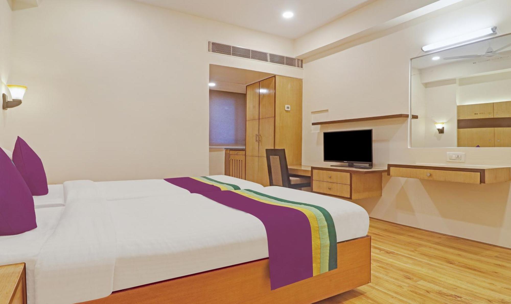 Treebo Premium Seven Lake View Haidarábád Kültér fotó