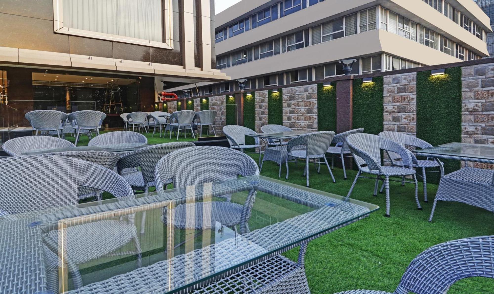 Treebo Premium Seven Lake View Haidarábád Kültér fotó