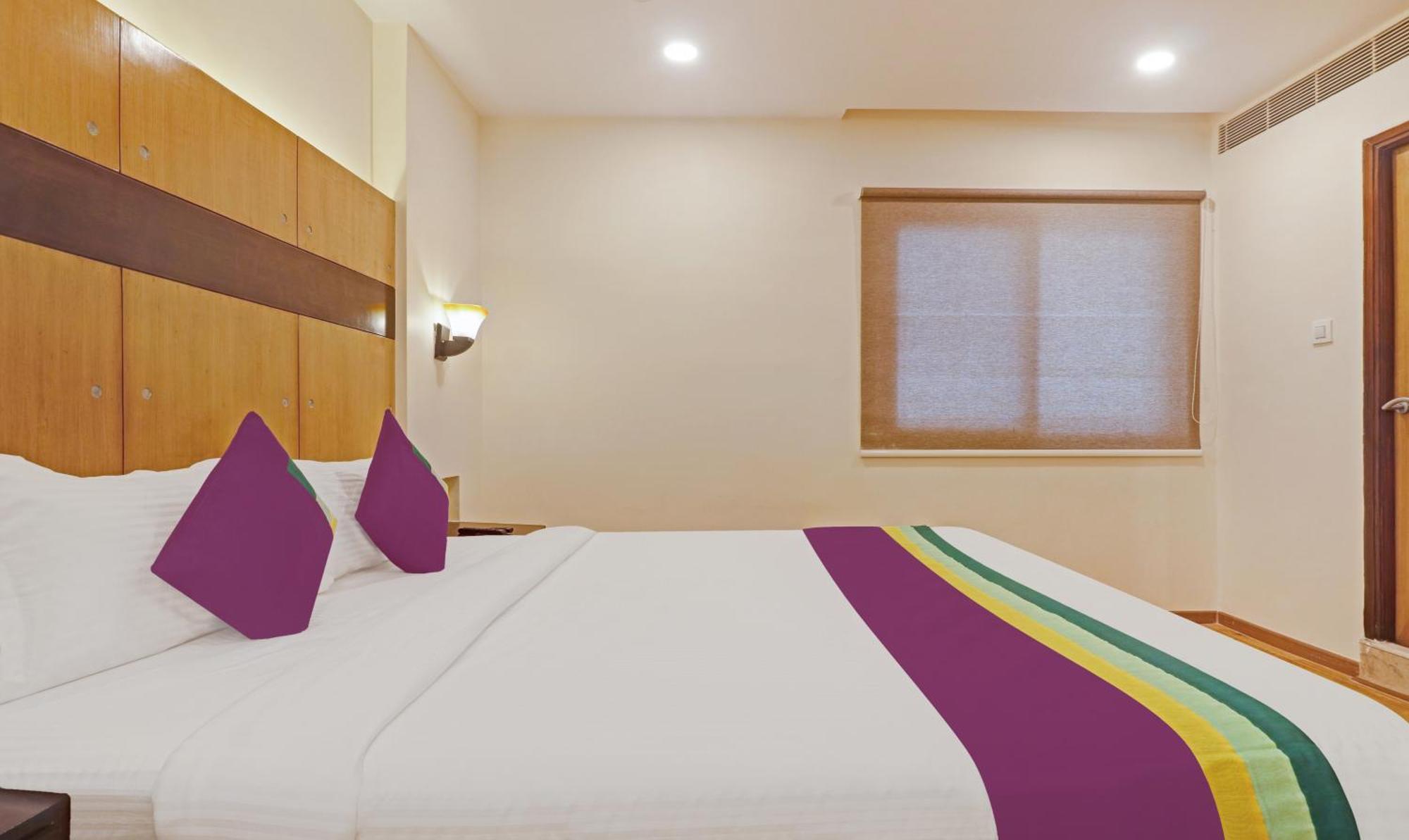 Treebo Premium Seven Lake View Haidarábád Kültér fotó