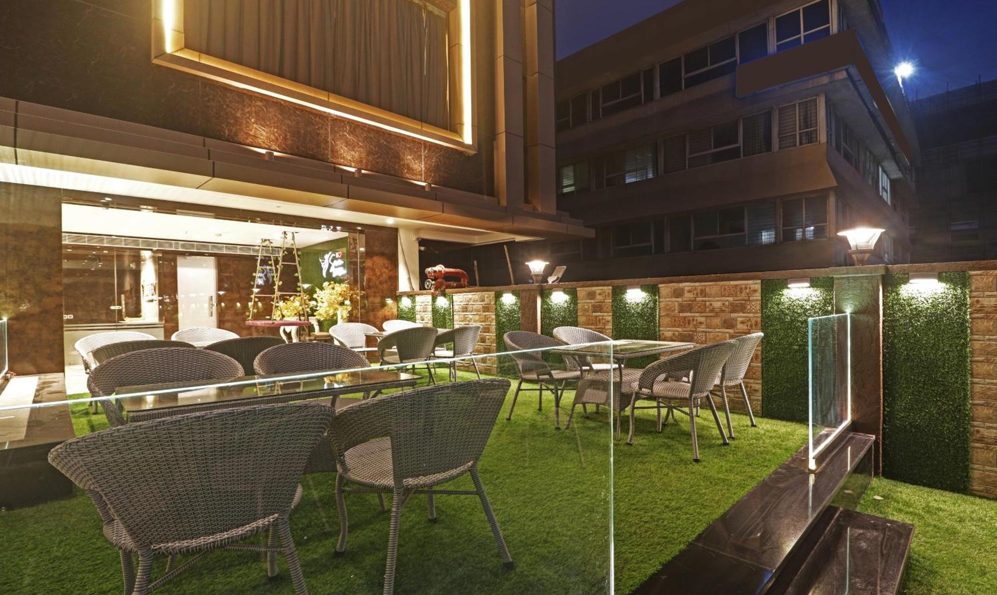 Treebo Premium Seven Lake View Haidarábád Kültér fotó